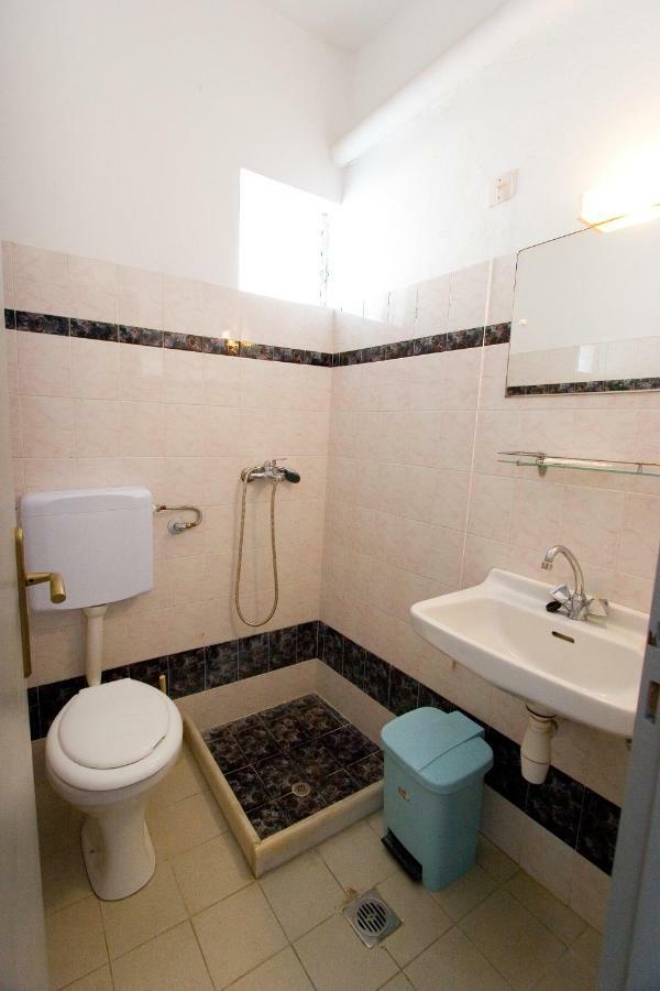 Difo Hotell Loutra Aidhipsou Exteriör bild